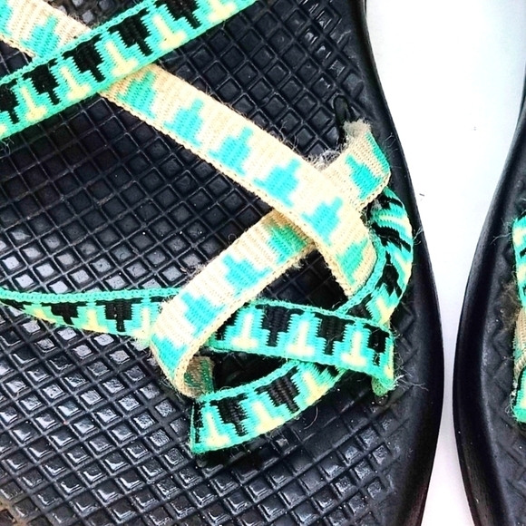 Chaco Women's Z/2 Classic Brocade Pine Sandals Size 7 - Picture 2 of 7